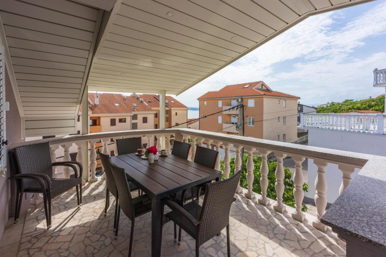 Apartments Mirela Crikvenica Eksteriør bilde