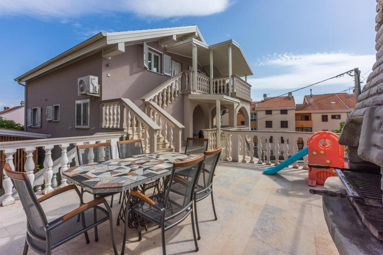 Apartments Mirela Crikvenica Eksteriør bilde